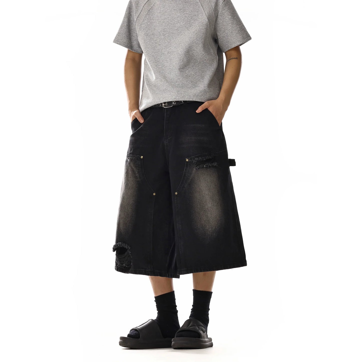DOUBLE KNEE DAMAGE DENIM SHORTS