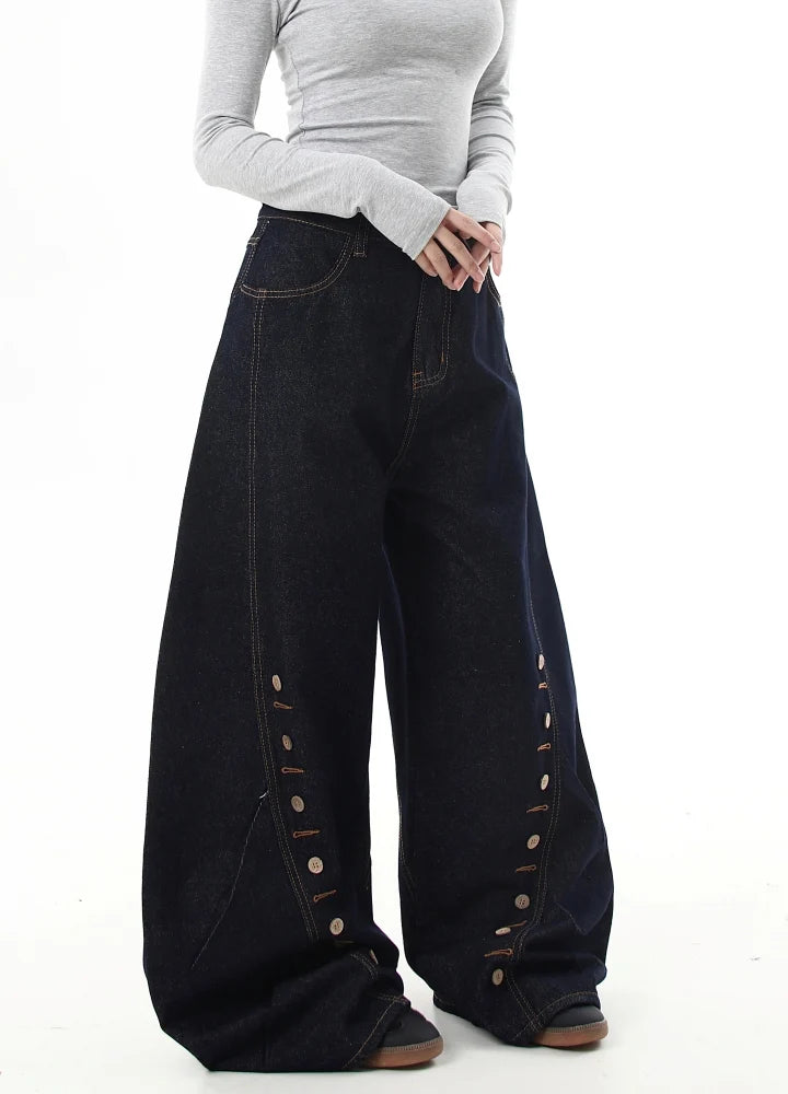 Hem point button design balloon wide silhouette denim pants