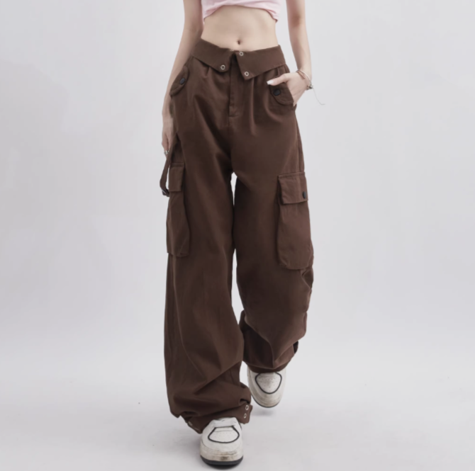 Cuffs exposed design wide silhouette cargo pants