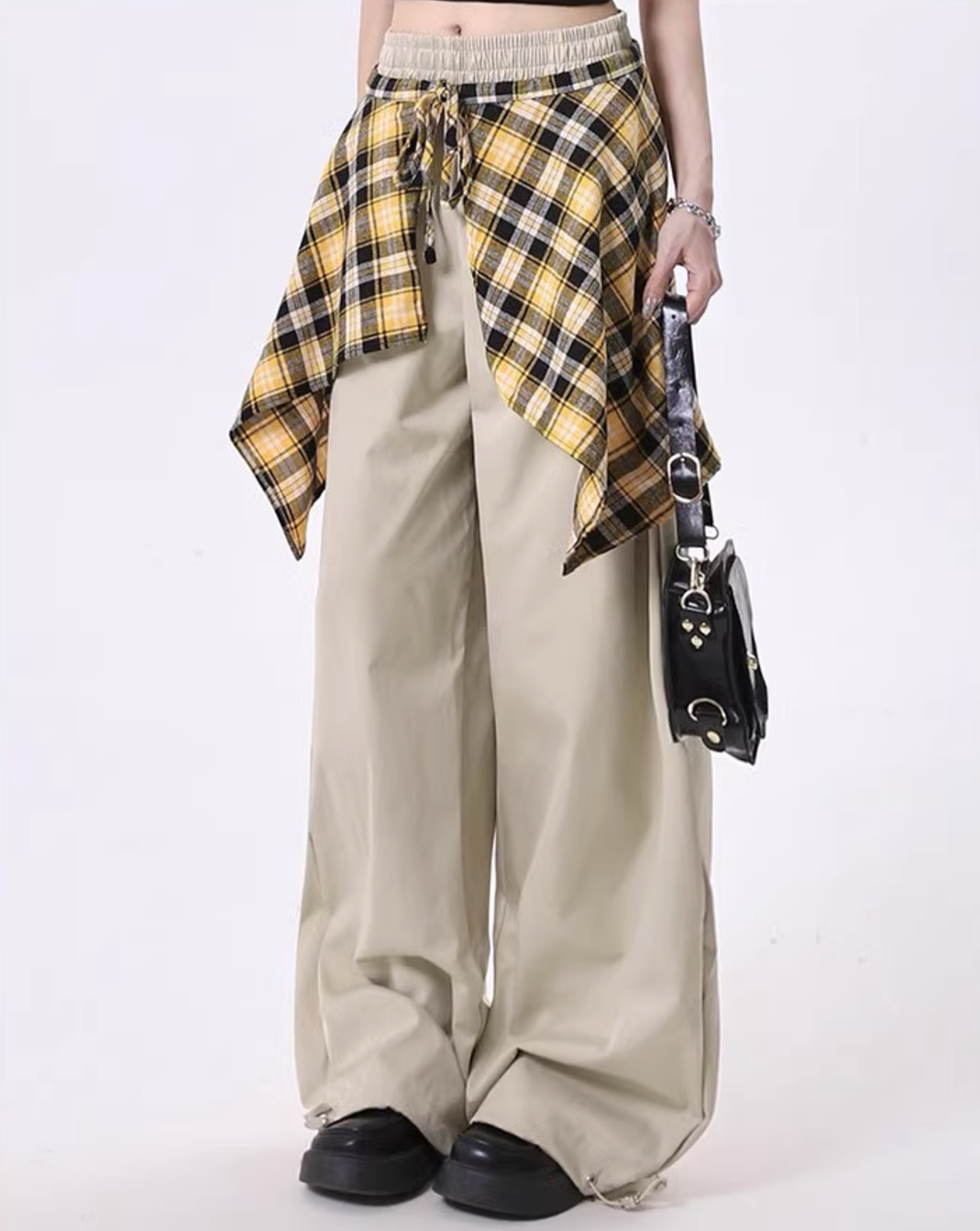 Waist check design mid-wash wide silhouette denim pants