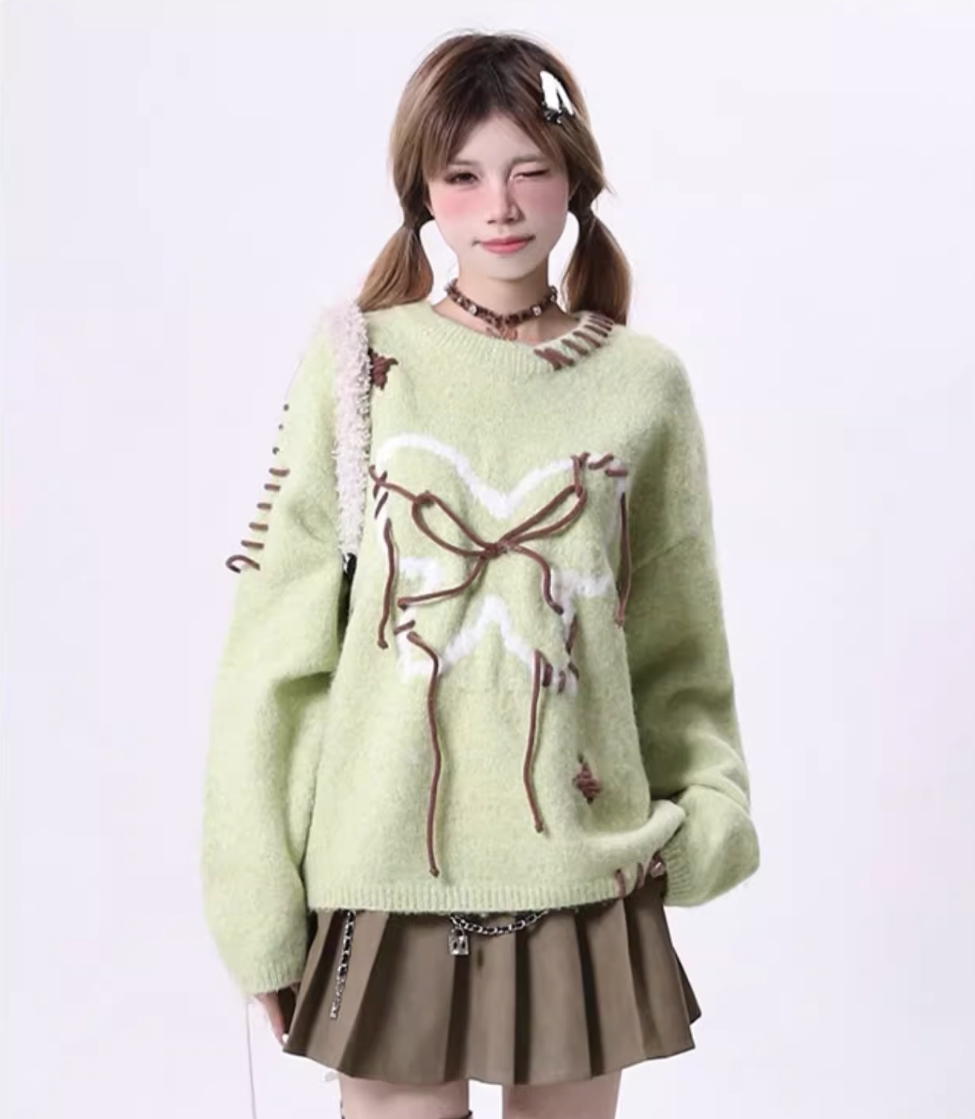 Round neck center ribbon sweater