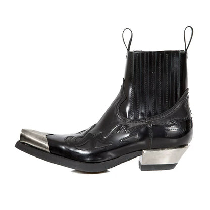 Metal toe chealsea boots