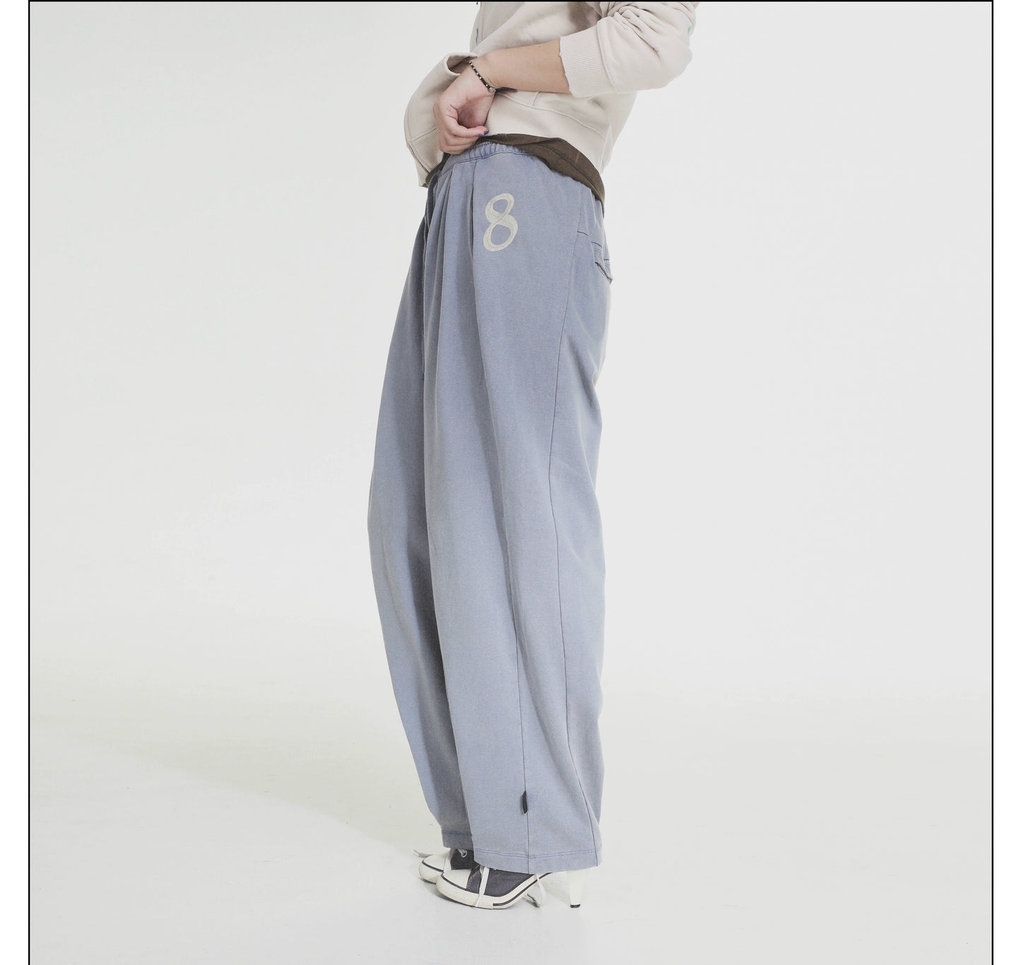 Numbering sweat pants