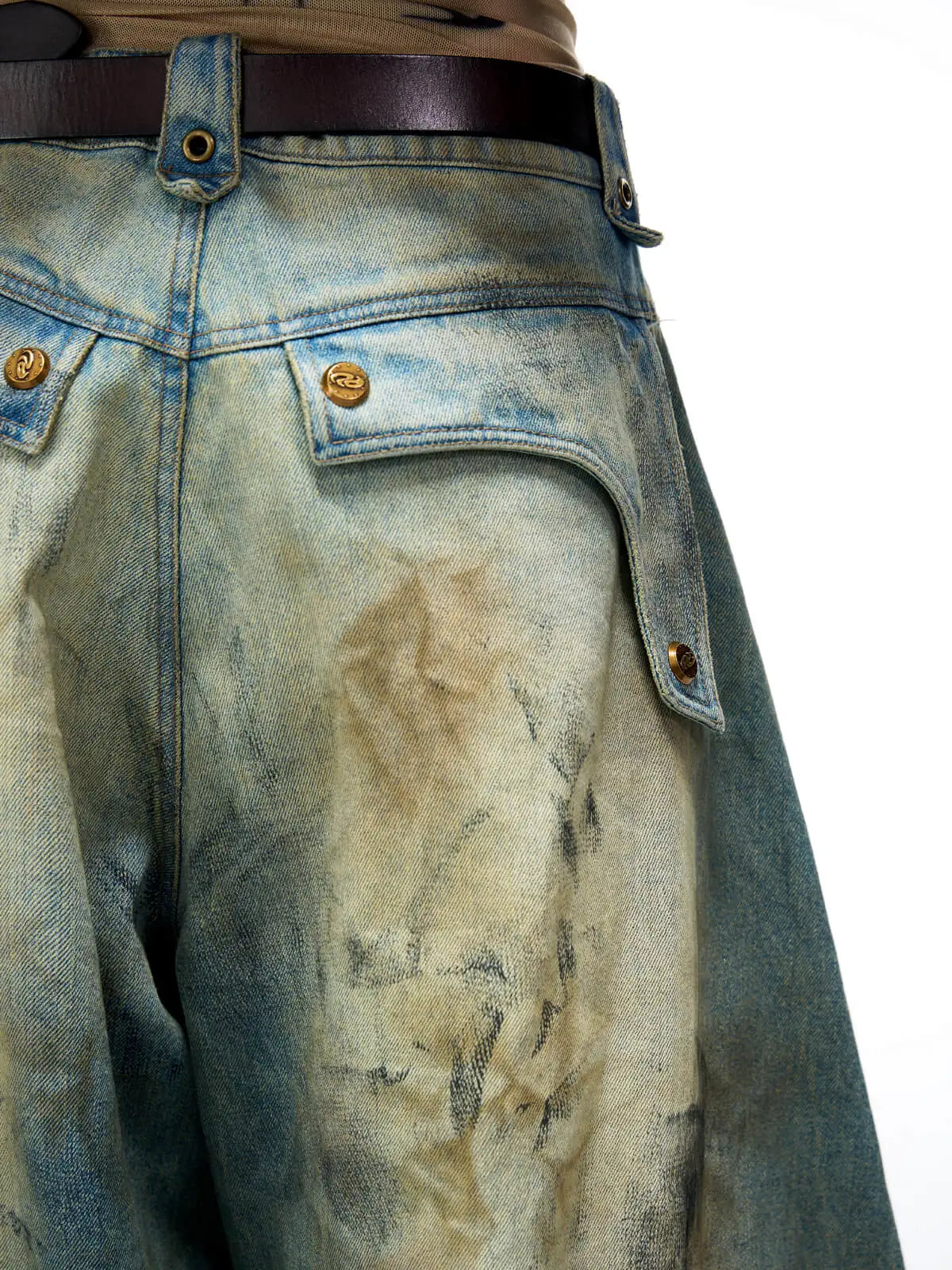 Stain Embroidery Scimitar Jeans