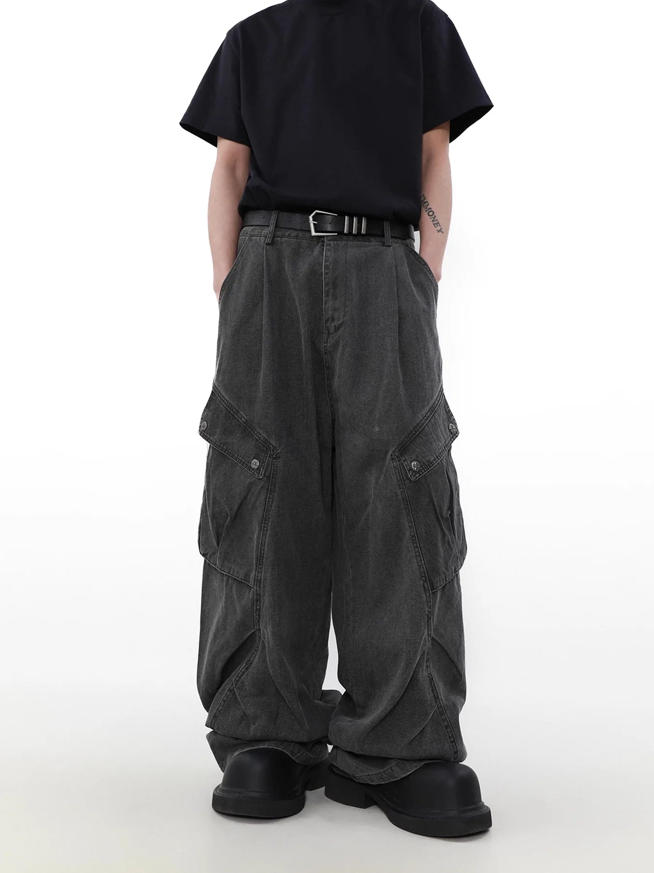 Wide Pocket Cargo Pants