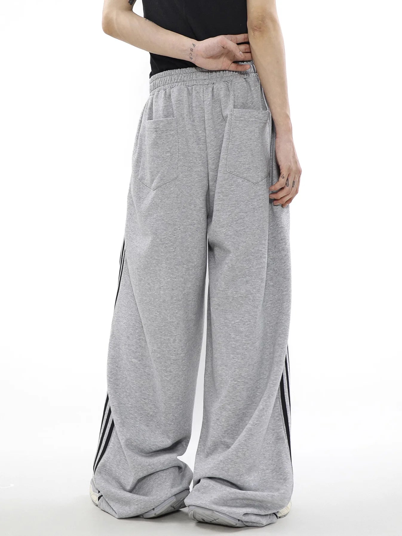 Line Sweat Pants